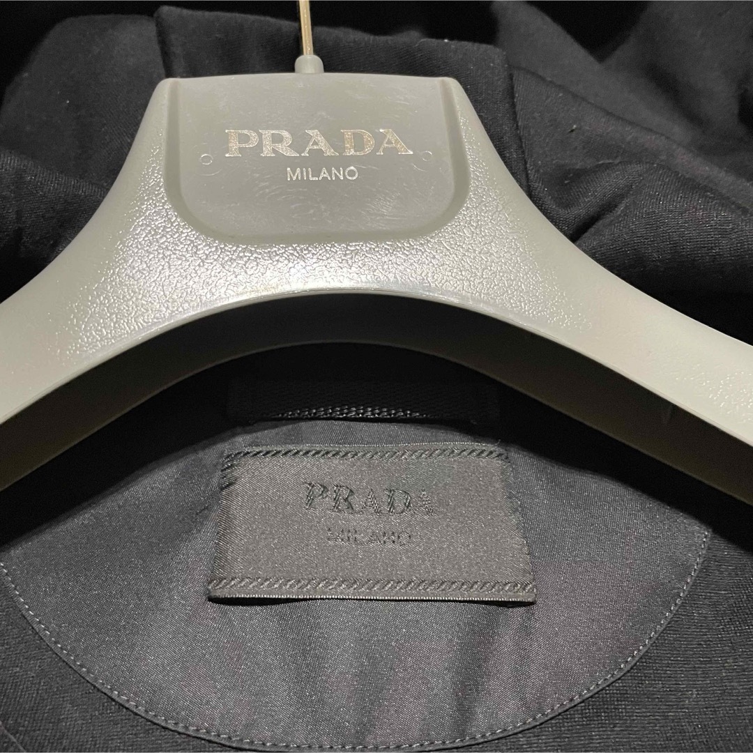 PRADA - PRADA RE-NYLON 完売品 三角ロゴ フードジャケット PRADA - PRADA RE-NYLON 完売品 三角ロゴ フードジャケット