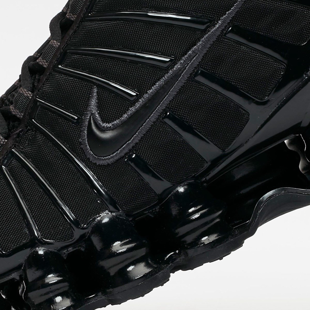 26.5》NIKE WMNS SHOX TL ナイキ ショックス ブラック 黒 26.5》NIKE WMNS SHOX TL ナイキ ショックス ブラック 黒