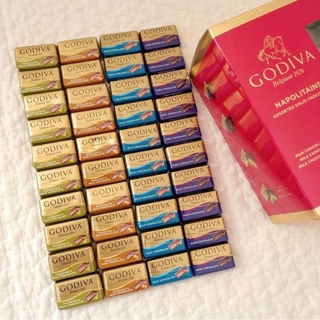 ゴディバ(GODIVA)のGODIVA ゴディバ ナポリタン アソーテッド チョコレート 4種 40個(菓子/デザート)