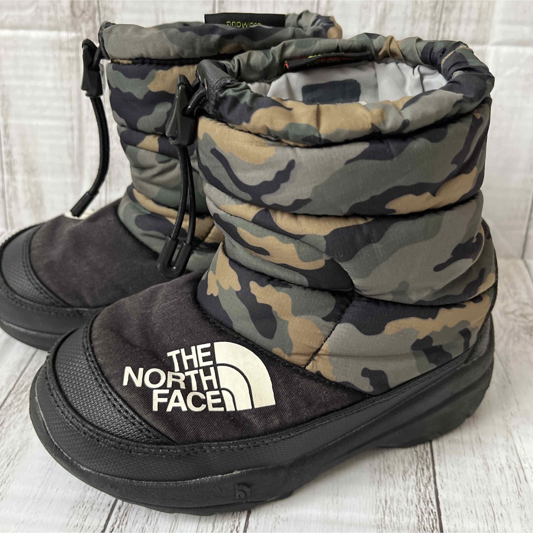 THE NORTH FACE(ザノースフェイス)の★美品　ノースフェイス　カモフラ　ブーツ　18cm  キッズ キッズ/ベビー/マタニティのキッズ靴/シューズ(15cm~)(ブーツ)の商品写真