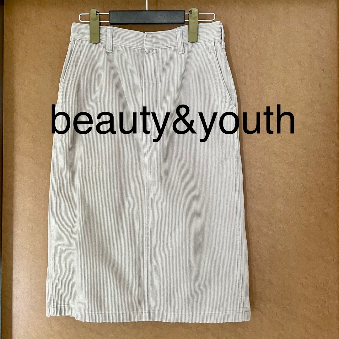 BEAUTY&YOUTH UNITED ARROWS(ビューティアンドユースユナイテッドアローズ)の【訳あり特価】ビューティーアンドユース　ライトグレー　コーデュロイスカート レディースのスカート(ひざ丈スカート)の商品写真