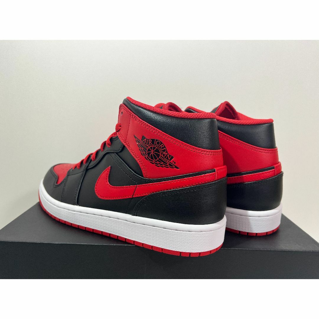 NIKE(ナイキ)の【新品】27cm NIKE AIRJORDAN1 MID "Bred Toe" メンズの靴/シューズ(スニーカー)の商品写真