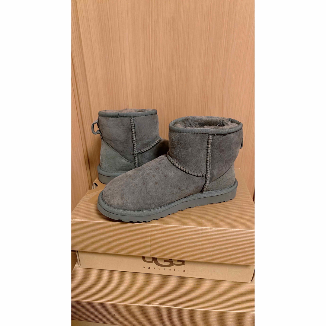 UGG AUSTRALIA(アグオーストラリア)のUGG アグ オーストラリア ショートブーツ 羊毛 ムートン 美品 レディースの靴/シューズ(ブーツ)の商品写真