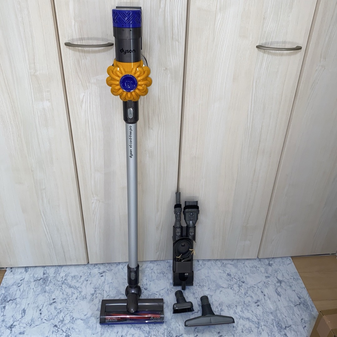 Dyson - 新品バッテリーDyson V6新品ノズルセットワイドモーターヘッド