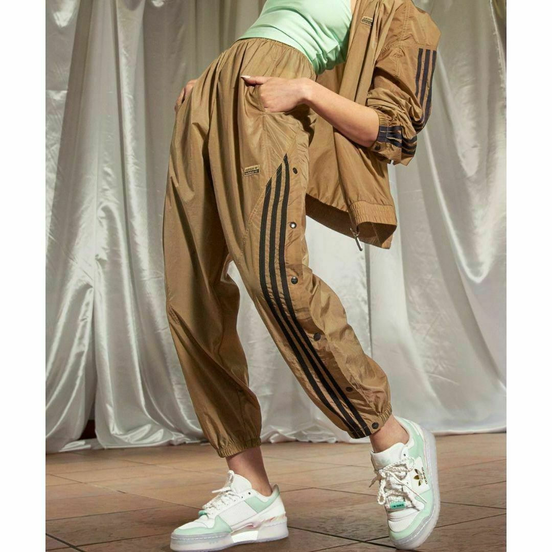 adidas キャメル ナイロン トラックパンツ ジャージ LiSA着用 XS | フリマアプリ ラクマ