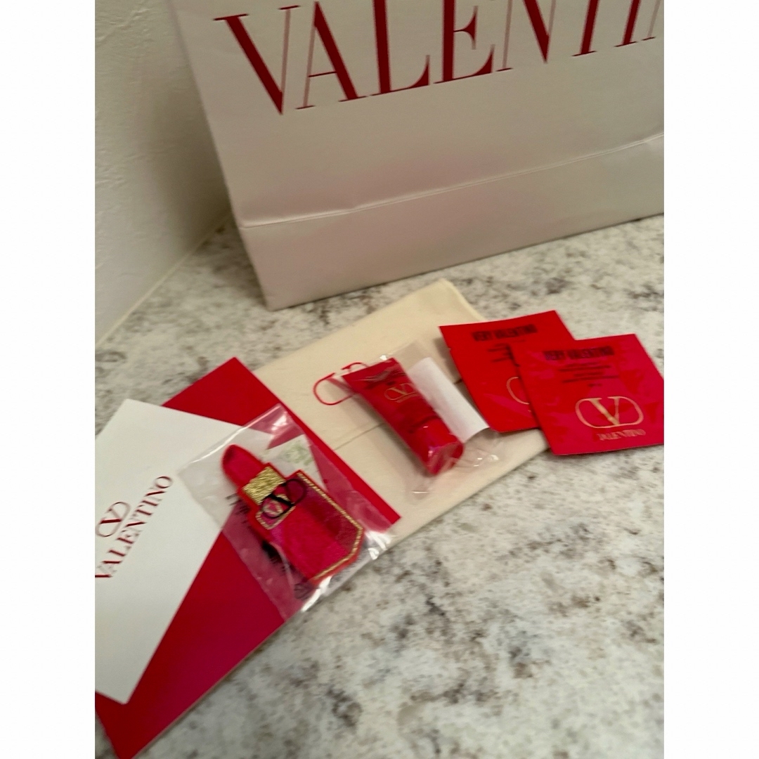VALENTINO(ヴァレンティノ)のヴァレンティノ　ノベルティセット コスメ/美容のベースメイク/化粧品(化粧下地)の商品写真
