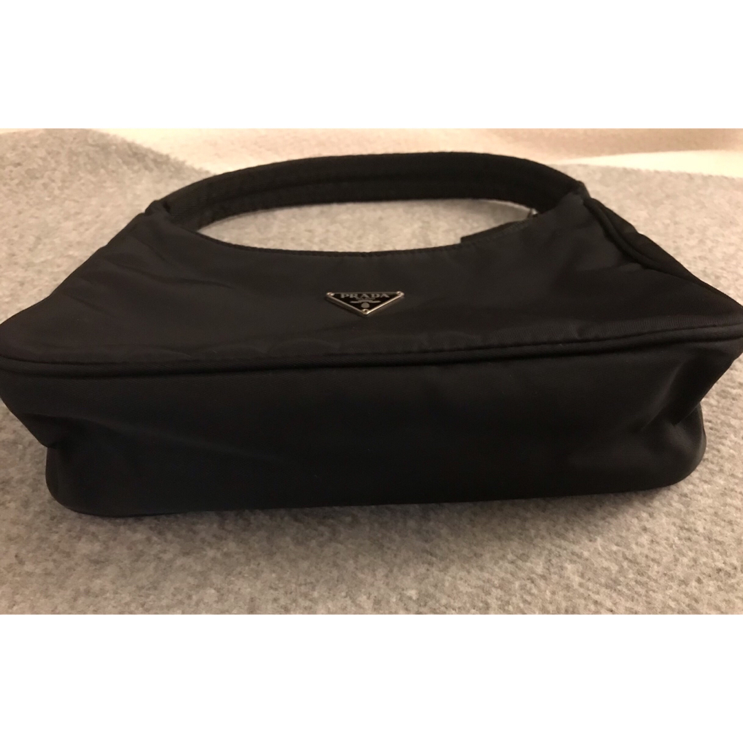 PRADA(プラダ)のPRADA 🖤 プラダ　ワンショルダー　ミニアクセサリー　ポーチ　ナイロン　　　 レディースのバッグ(ショルダーバッグ)の商品写真