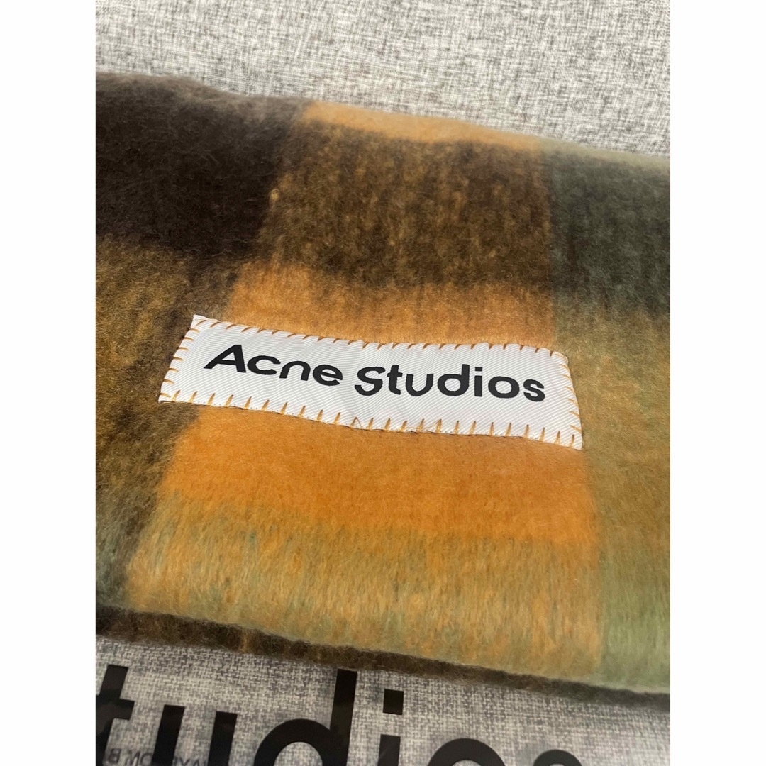 Acne Studios(アクネストゥディオズ)の【Acne Studios】未使用マフラー レディースのファッション小物(マフラー/ショール)の商品写真