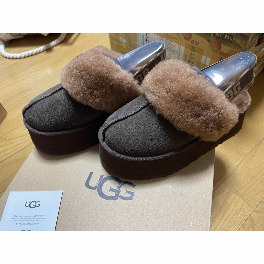 UGG(アグ)のUGGファンケット バーントシダー　新品未使用 レディースの靴/シューズ(ブーツ)の商品写真
