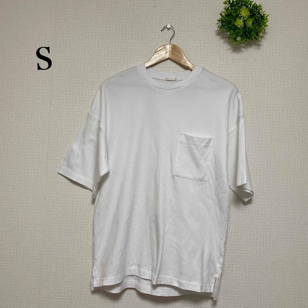 GU(ジーユー)のシンプル白Tシャツ　Sサイズ　GU メンズのトップス(Tシャツ/カットソー(半袖/袖なし))の商品写真