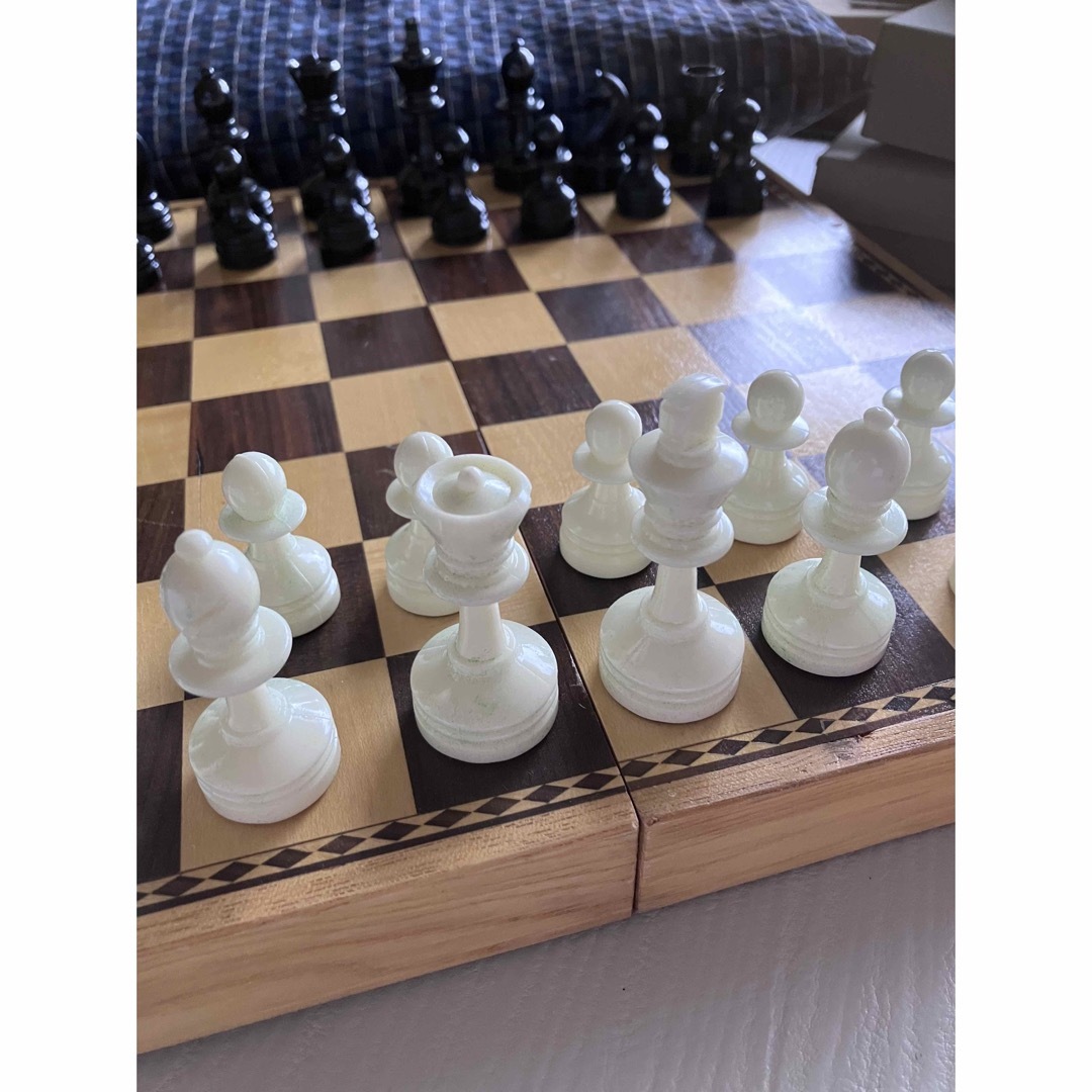 【昭和レトロ】 折りたたみ式/コンパクトタイプ　 チェスセット  ボードゲーム エンタメ/ホビーのテーブルゲーム/ホビー(オセロ/チェス)の商品写真