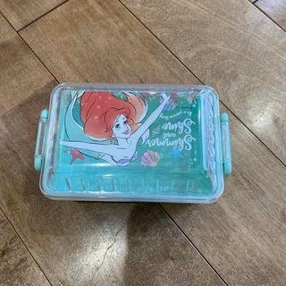 ディズニー(Disney)のアリエル　お弁当箱　ドーム型ランチボックス　新品(ランチボックス巾着)