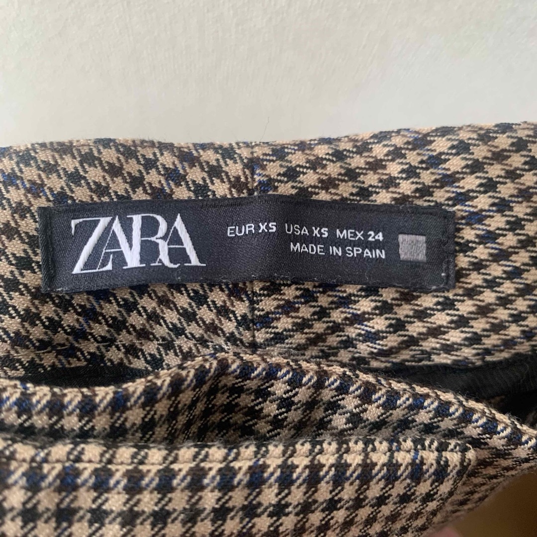 ZARA(ザラ)のZARA 千鳥柄パンツ　スラックス レディースのパンツ(その他)の商品写真