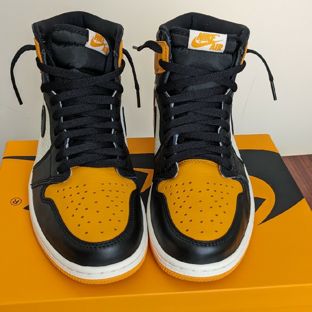 Jordan Brand（NIKE）(ジョーダン)のNike Air Jordan 1 Retro High OG "Taxi" メンズの靴/シューズ(スニーカー)の商品写真