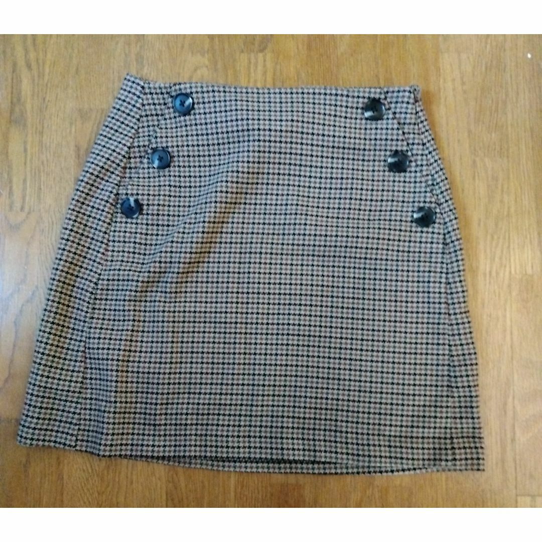 GU(ジーユー)のGU ミニスカート　M　茶系　秋物 レディースのスカート(ミニスカート)の商品写真
