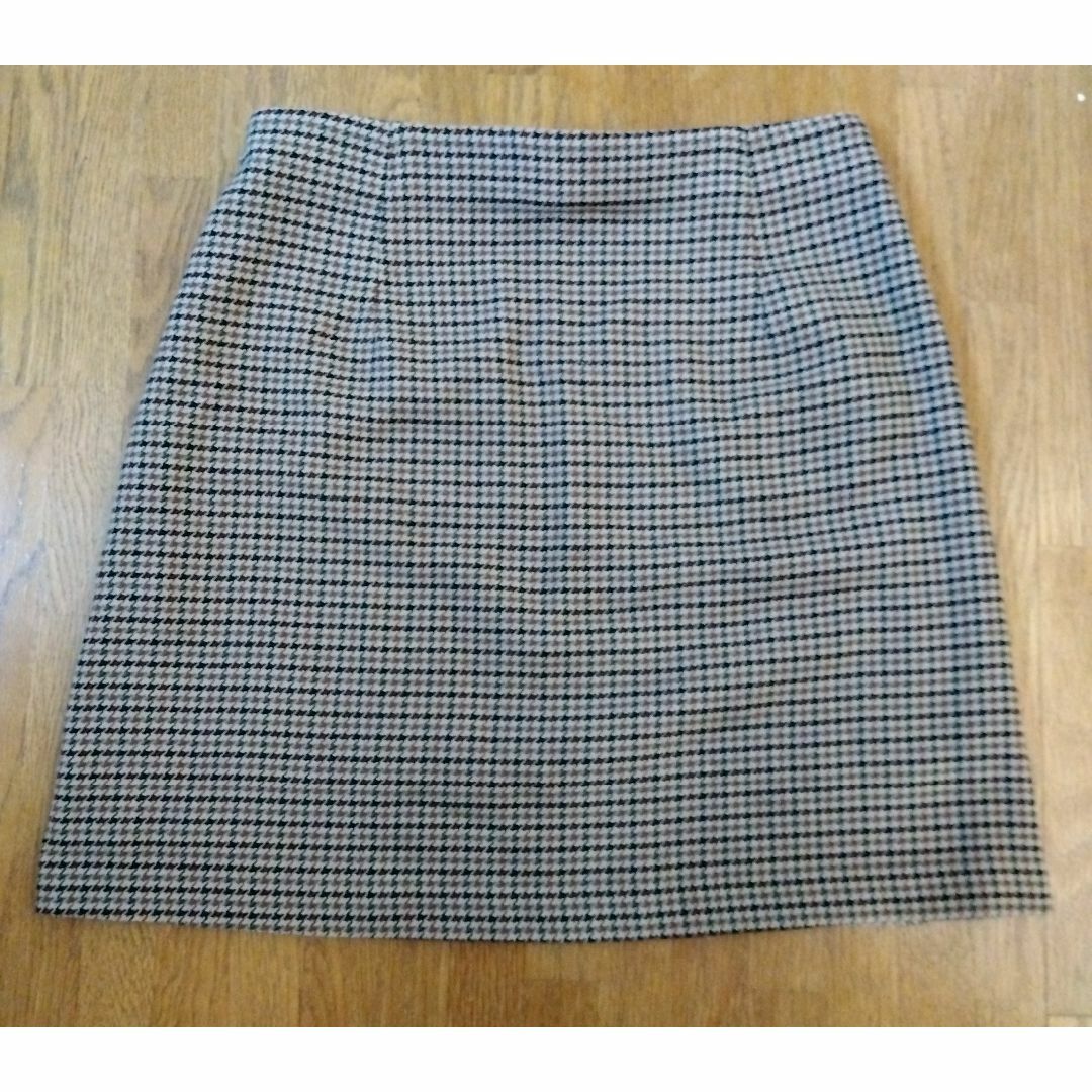 GU(ジーユー)のGU ミニスカート　M　茶系　秋物 レディースのスカート(ミニスカート)の商品写真