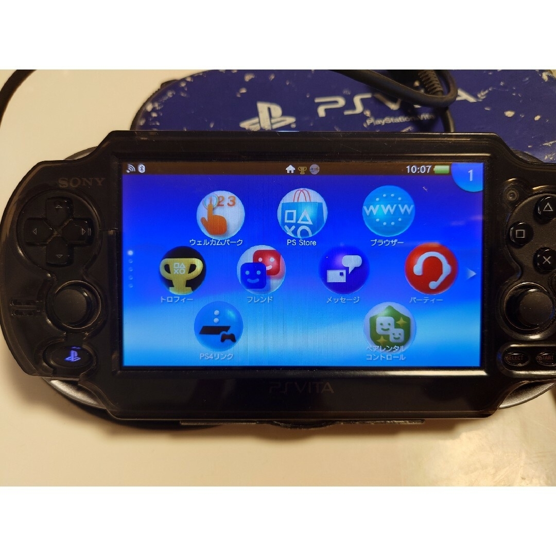 PlayStation Vita(プレイステーションヴィータ)のPS vita本体 FF X/X-2  セット　　送料無料 エンタメ/ホビーのゲームソフト/ゲーム機本体(携帯用ゲーム機本体)の商品写真