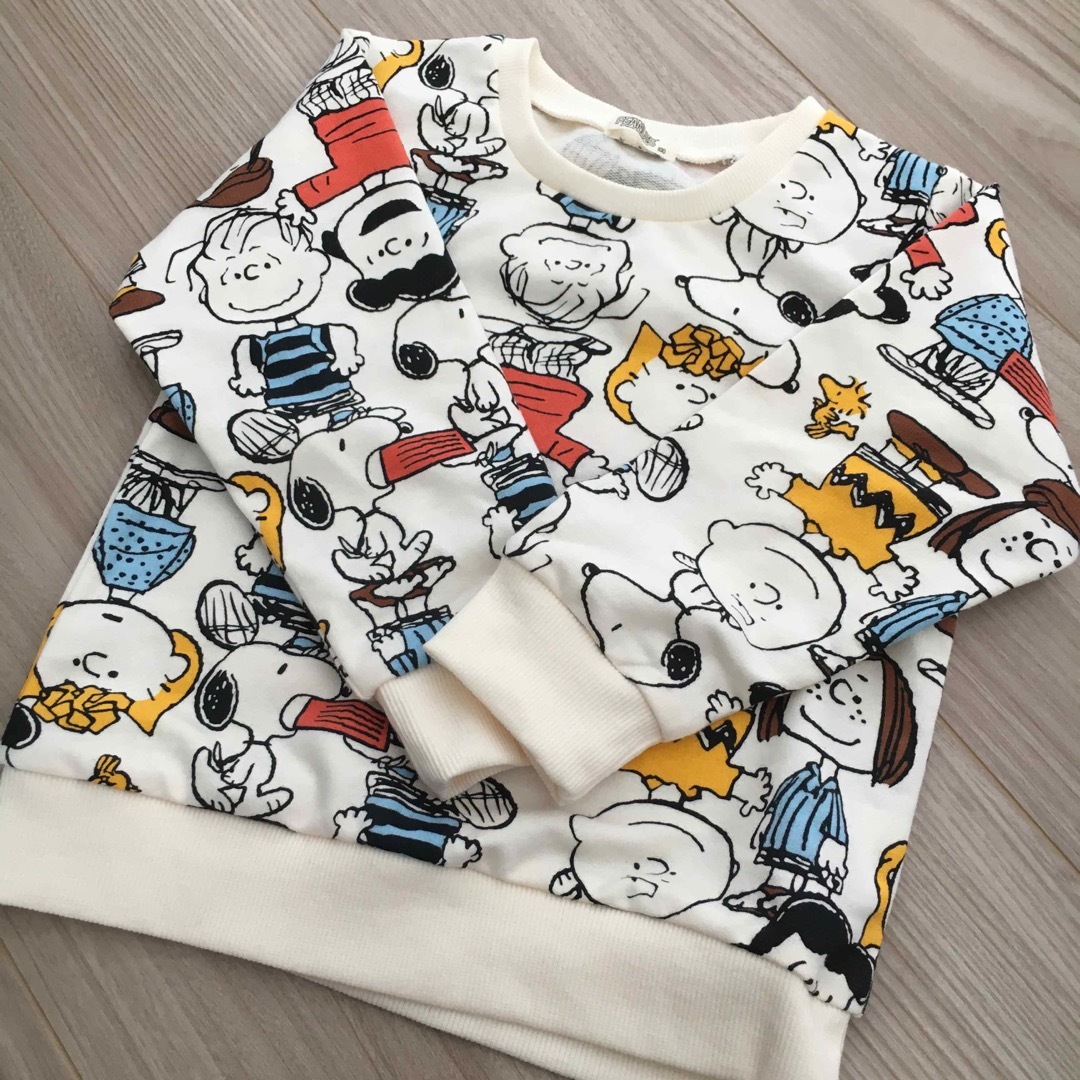 SNOOPY(スヌーピー)のスヌーピー　トレーナー　100cm  キッズ キッズ/ベビー/マタニティのキッズ服男の子用(90cm~)(Tシャツ/カットソー)の商品写真