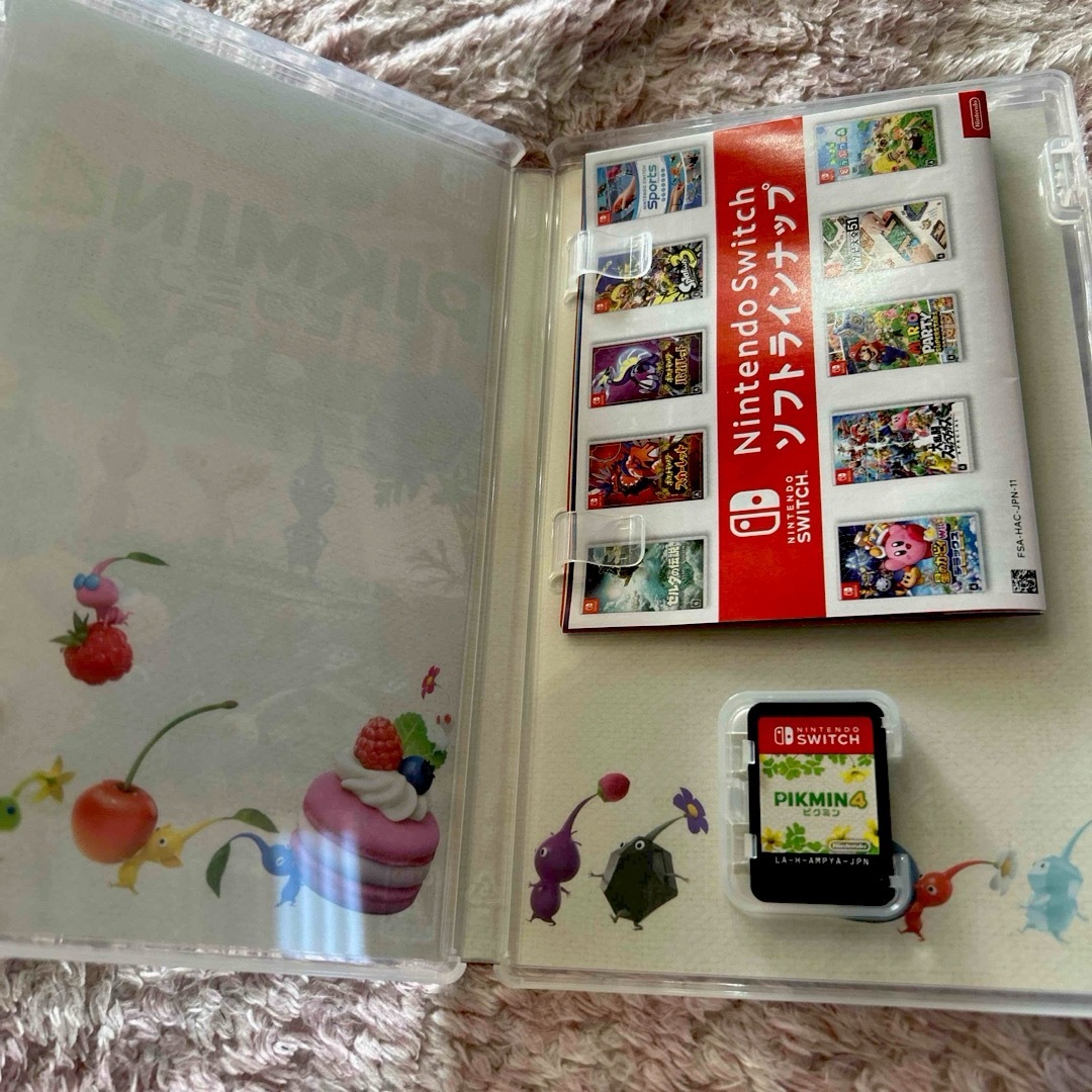 Nintendo Switch(ニンテンドースイッチ)のピクミン4  ケースとソフト1つ エンタメ/ホビーのゲームソフト/ゲーム機本体(家庭用ゲームソフト)の商品写真
