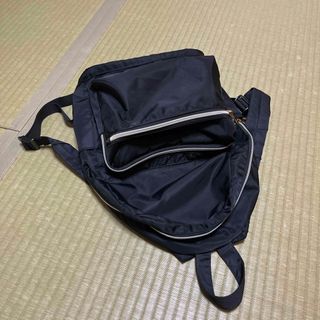 黒　ブラック　リュックサック　15L 軽量　撥水加工　通勤　通学　旅行(リュック/バックパック)