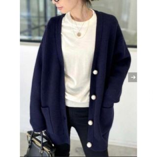 アパルトモンドゥーズィエムクラス(L'Appartement DEUXIEME CLASSE)のアパルトモン◆ Pearl botton Vneck Cardigan(カーディガン)