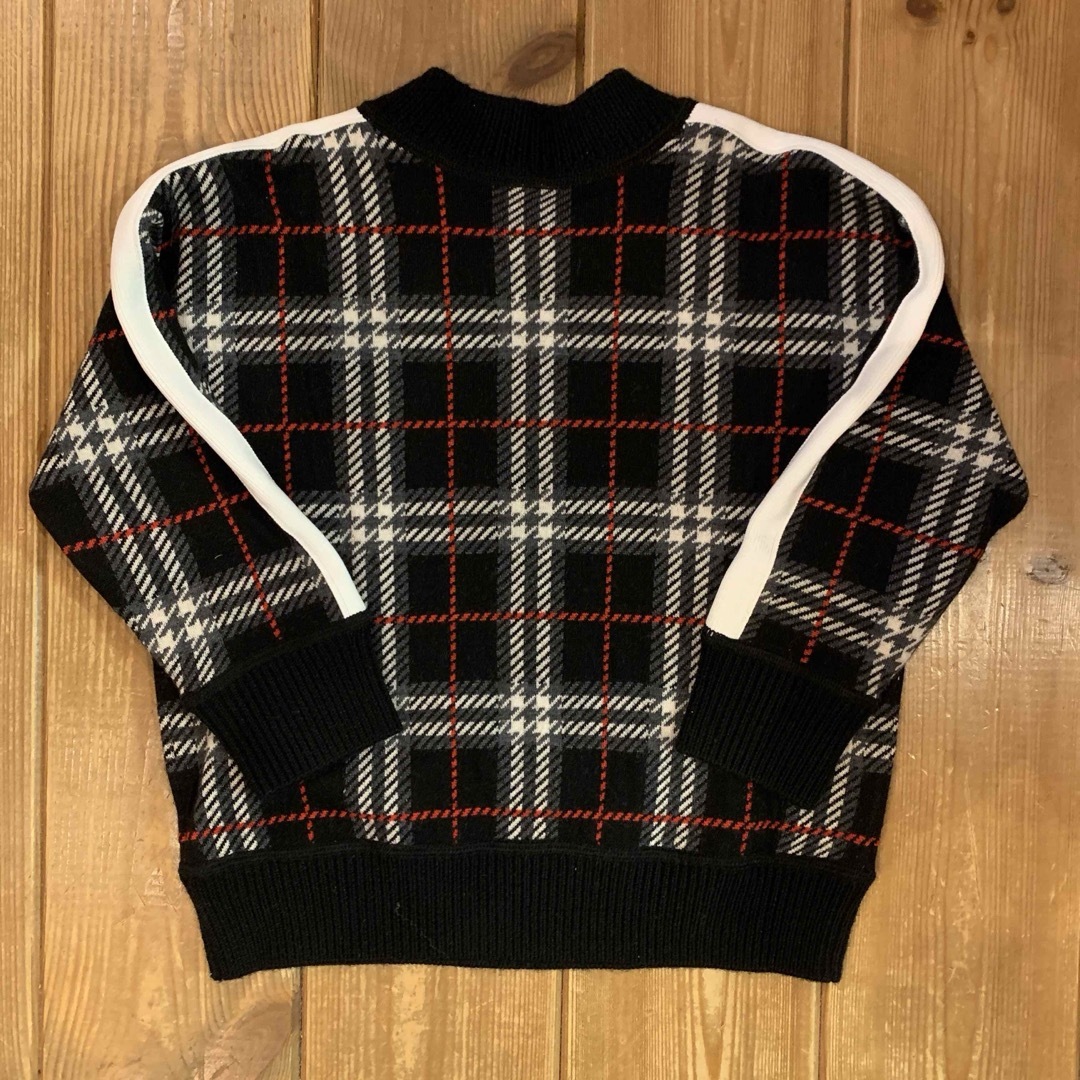 BURBERRY(バーバリー)の未使用　バーバリー　セーター　ニット　Burberry トレーナー キッズ/ベビー/マタニティのキッズ服男の子用(90cm~)(ニット)の商品写真