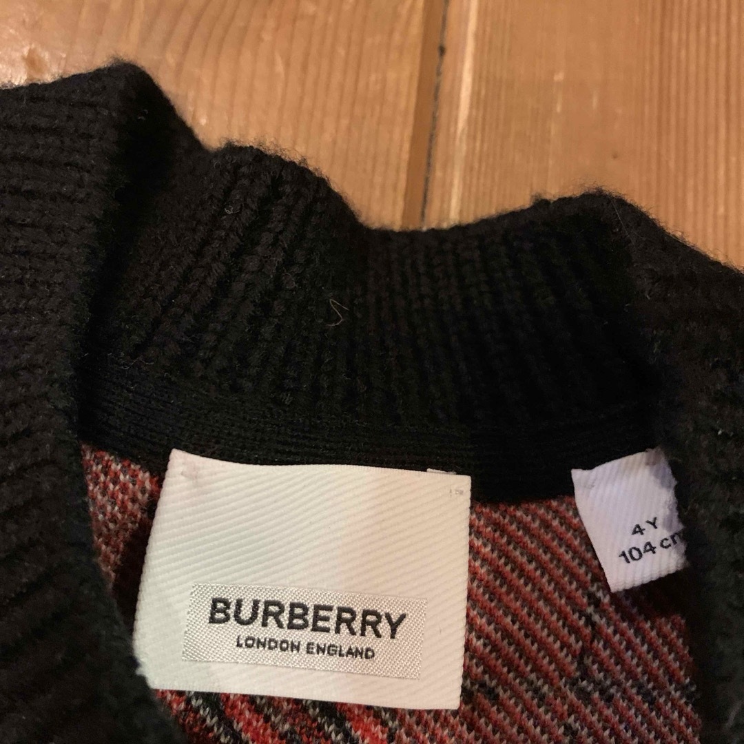 BURBERRY(バーバリー)の未使用　バーバリー　セーター　ニット　Burberry トレーナー キッズ/ベビー/マタニティのキッズ服男の子用(90cm~)(ニット)の商品写真