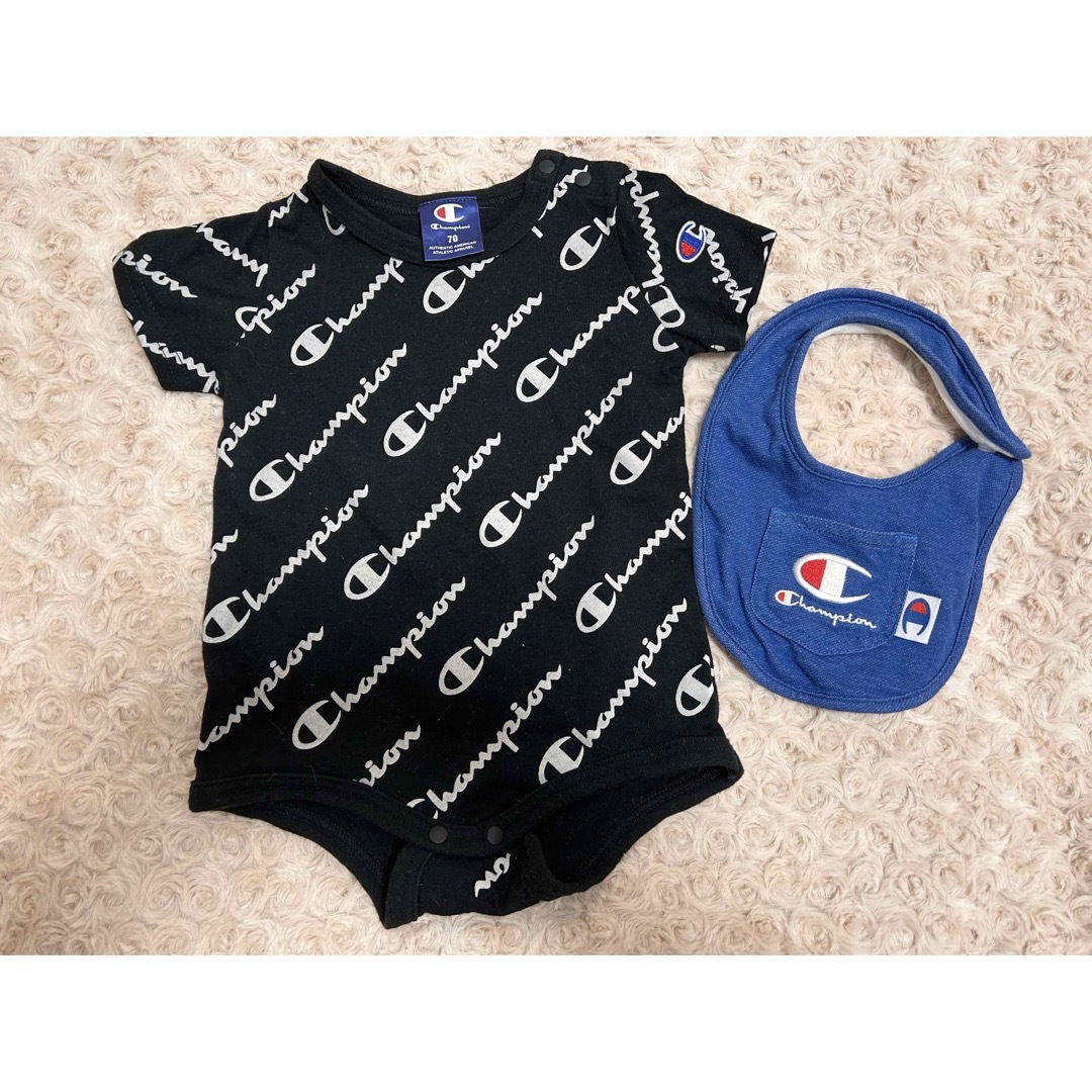 Champion(チャンピオン)のチャンピオン ロンパース 70サイズ スタイセット キッズ/ベビー/マタニティのベビー服(~85cm)(ロンパース)の商品写真