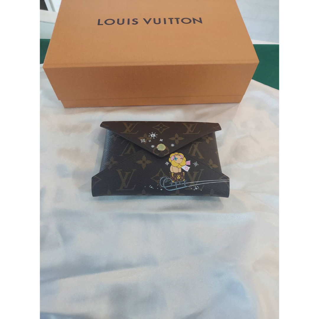 LOUIS VUITTON(ルイヴィトン)のルイヴィトン　クリスマス限定　キリガミ　ミディアム レディースのファッション小物(ポーチ)の商品写真