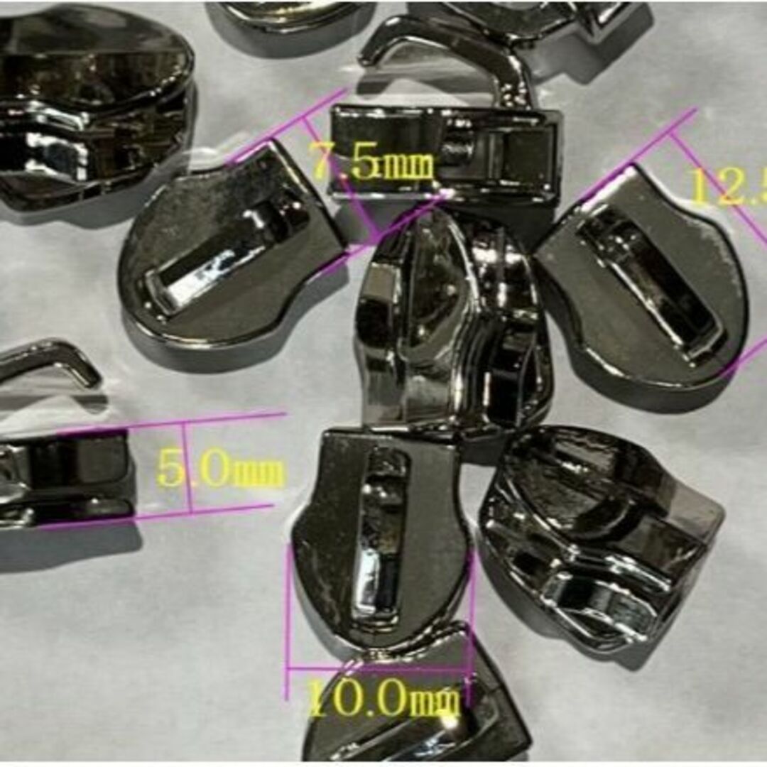 【ファスナー №59 チャックヘッド （12.5㎜×10㎜）】20個　ニッケル ハンドメイドの素材/材料(各種パーツ)の商品写真