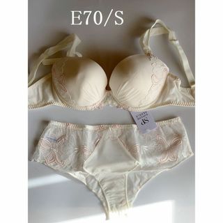 シモーヌペレール(Simone Perele)のE70+S☆Simone Perele　Boheme シモーヌ ペレールセット白(ブラ&ショーツセット)