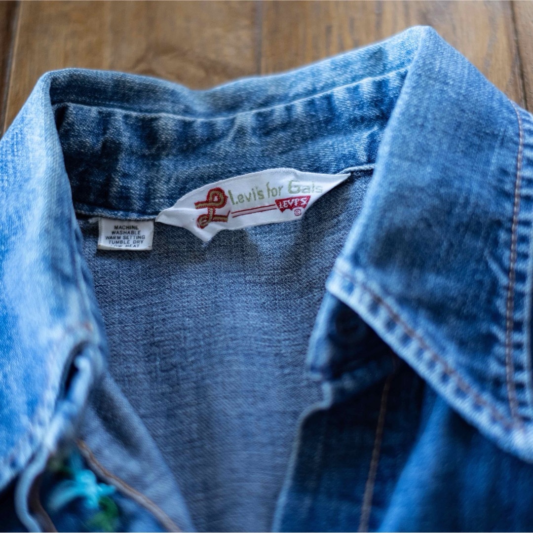 Levi's(リーバイス)の70's LEVI'S BIG-E オリジナルヴィンテージデニムシャツ 刺繍  レディースのトップス(シャツ/ブラウス(長袖/七分))の商品写真