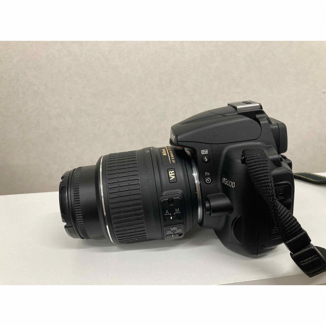 Nikon デジタルー眼レフカメラ D5000 レンズキット D5000LK スマホ/家電/カメラのカメラ(デジタル一眼)の商品写真