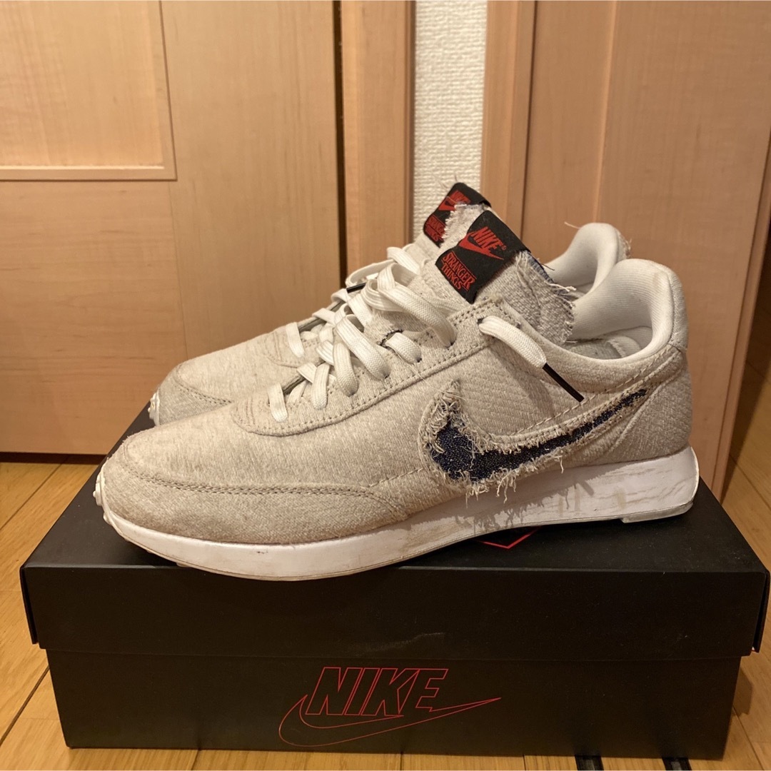 スニーカーstranger things×nike AIR TAILWIND QS