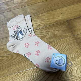 ピーターラビット　可愛いプリントソックス靴下　23〜25(ソックス)