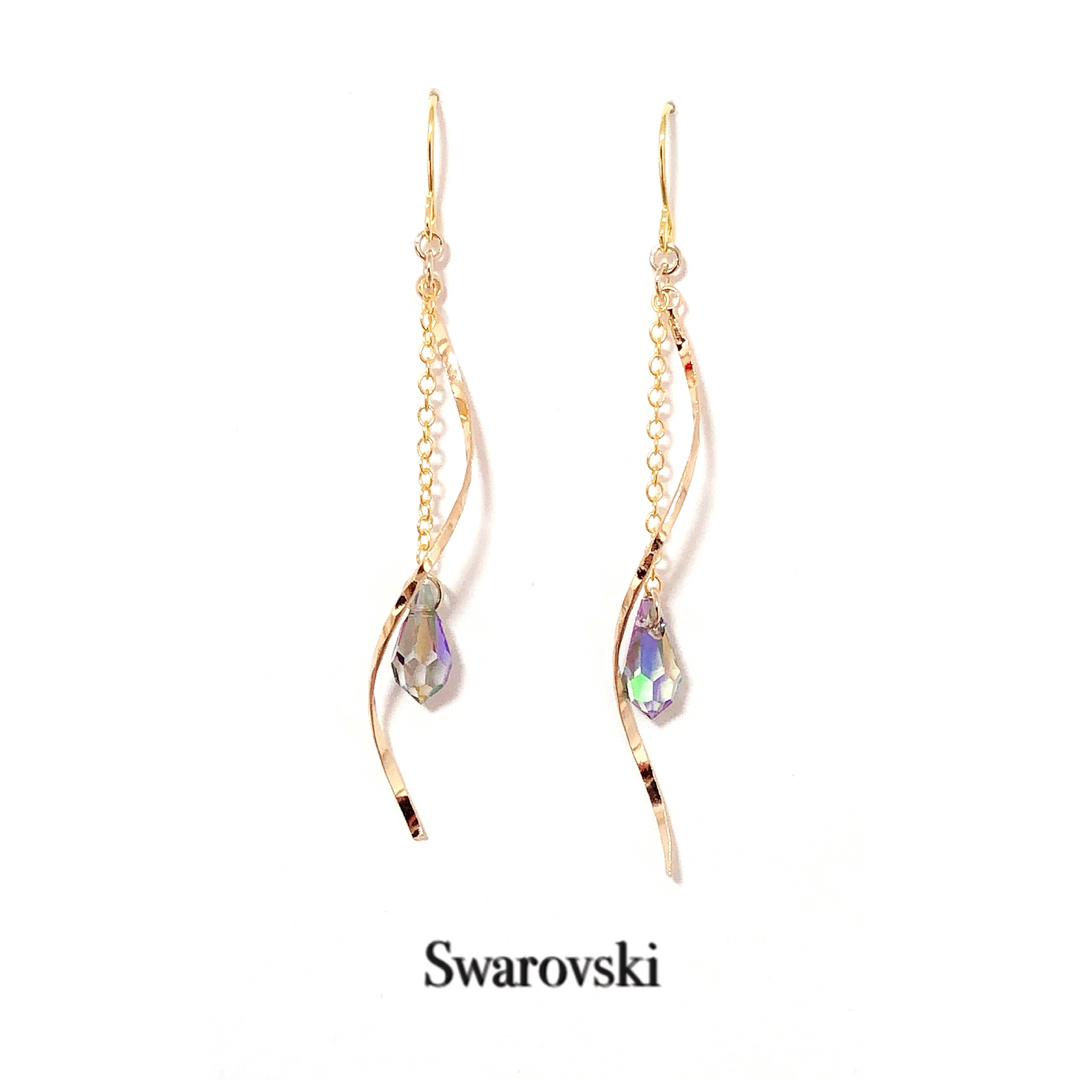 SWAROVSKI(スワロフスキー)のツイスト×ドロップ　スワロフスキーピアス・イヤリング　★カラーお選び頂けます★ ハンドメイドのアクセサリー(ピアス)の商品写真