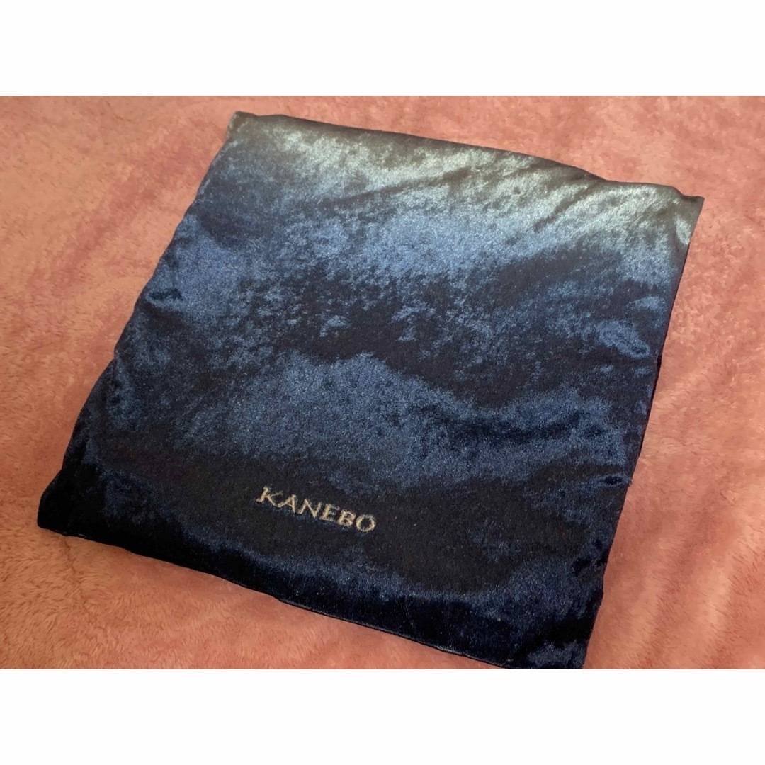 Kanebo(カネボウ)のカネボウ✨KANEBO✨ノベルティ ✨クッション✨ブランケット✖️３点 エンタメ/ホビーのコレクション(ノベルティグッズ)の商品写真