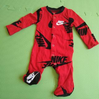 ナイキ(NIKE)のNIKE　ナイキ　ロンパース　カバーオール　赤　出産準備　赤ちゃん　ベビー　新生(ロンパース)