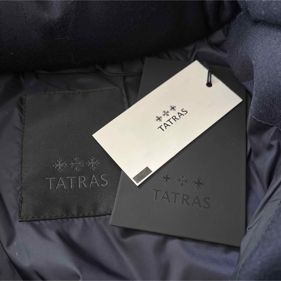 TATRAS(タトラス)のTATRAS LAVIANA ラクーンファー ダウンコート XL ネイビー 新品 レディースのジャケット/アウター(ダウンコート)の商品写真