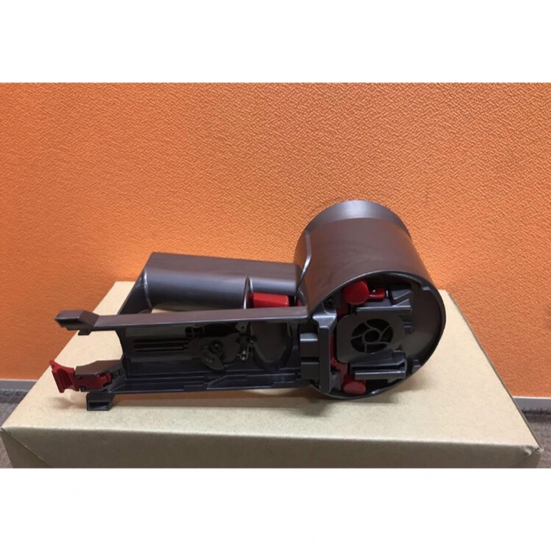 Dyson - 【新品 未使用 】ダイソン純正品V8本体アッセンブリーの Dyson - 【新品 未使用 】ダイソン純正品V8本体アッセンブリーの
