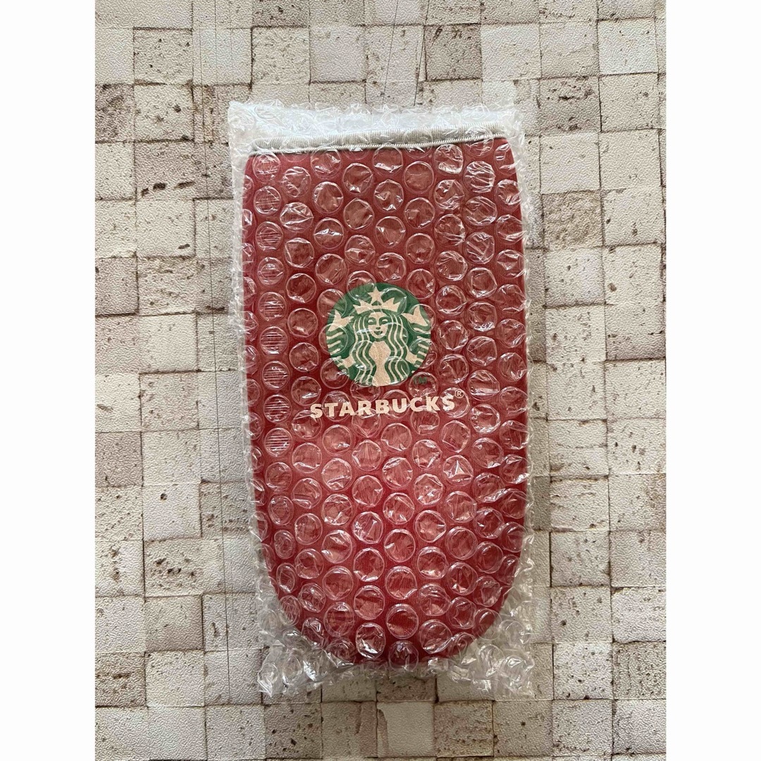 Starbucks(スターバックス)の【Starbucks】スタバ　ペットボトルカバー　赤 その他のその他(その他)の商品写真