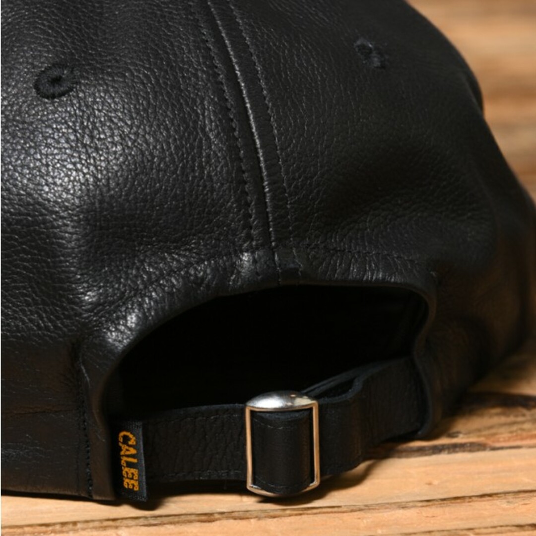 CALEE(キャリー)の【新品未開封】CALEE CAL LOGO LEATHER SOLID CAP メンズの帽子(キャップ)の商品写真