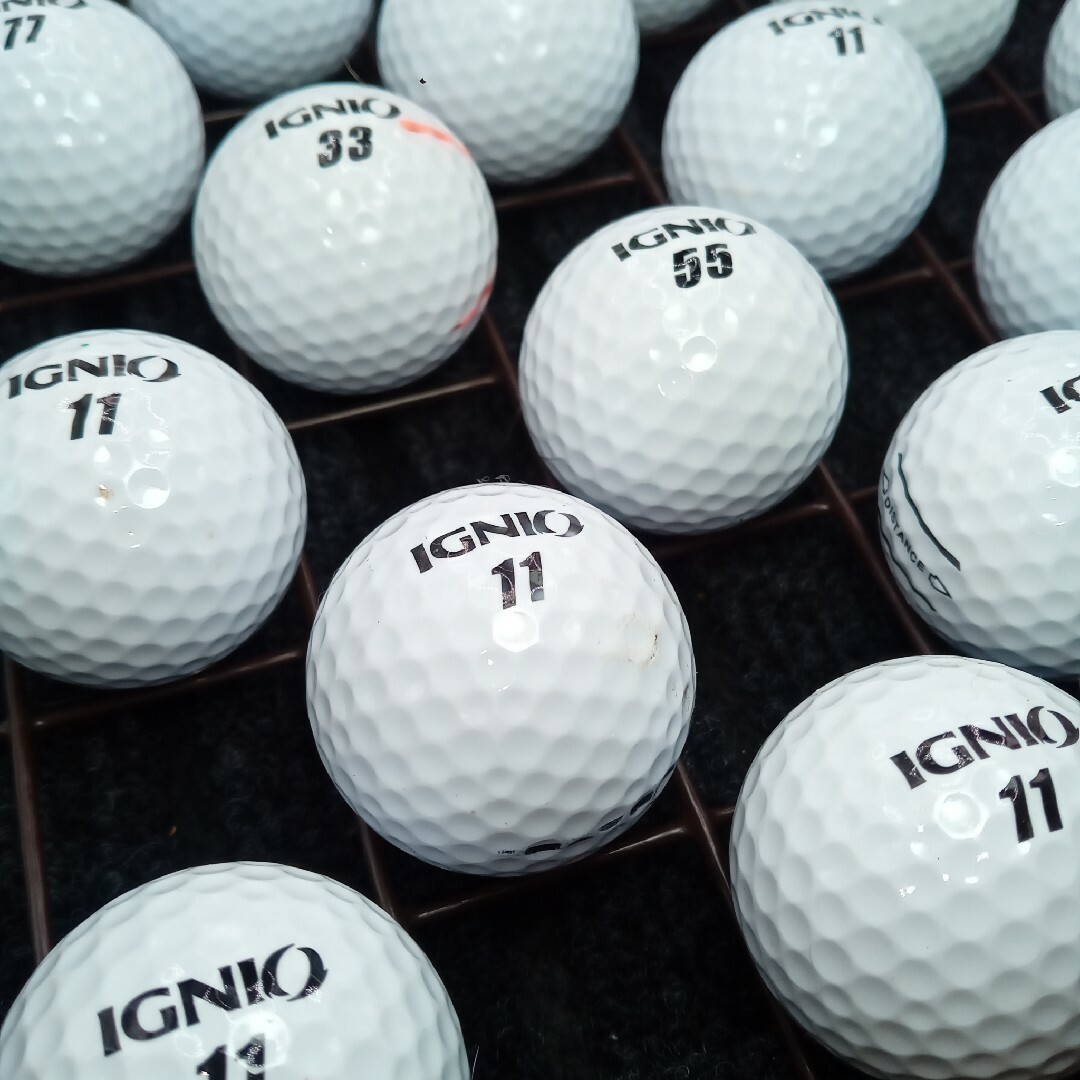 Ignio(イグニオ)のイグニオ DISTANCE (18球 S〜AB ) ロストボール スポーツ/アウトドアのゴルフ(その他)の商品写真