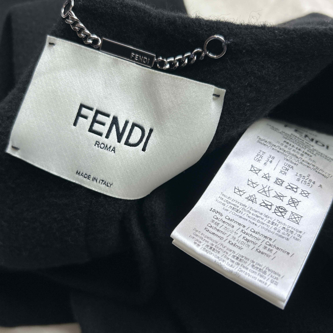 FENDI(フェンディ)の極美品　FENDIフェンディ　カシミヤ　ミンク　お花装飾　ボレロ　コート　ケープ レディースのジャケット/アウター(毛皮/ファーコート)の商品写真