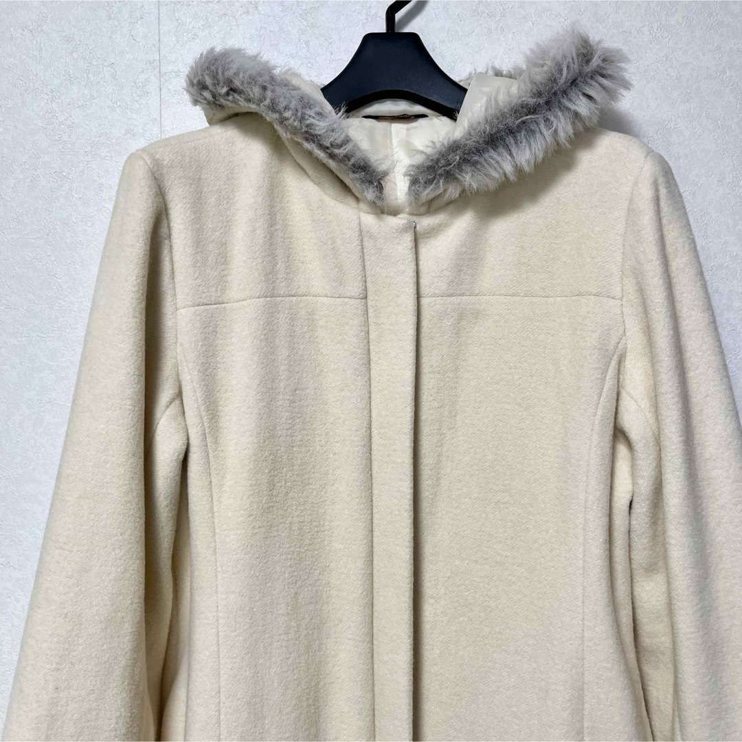 bear's cadeau ベアーズカドゥ　ロングコート　オフホワイト　M レディースのジャケット/アウター(ロングコート)の商品写真