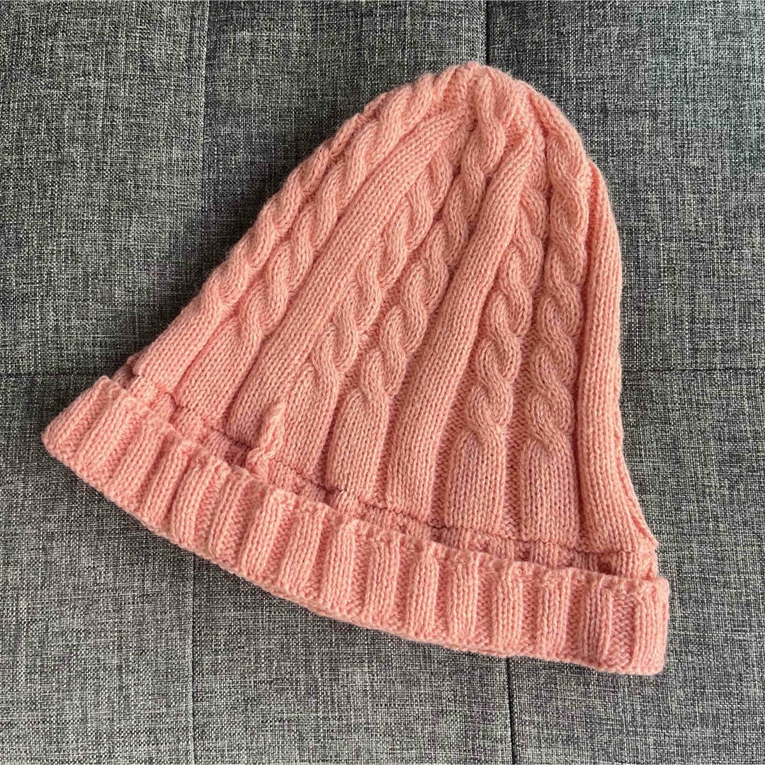 ニット帽　ビーニー　ピンク メンズの帽子(ニット帽/ビーニー)の商品写真