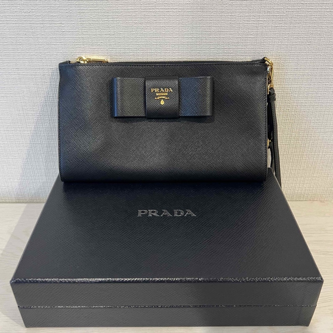 PRADA プラダ　リボンクラッチバッグバック