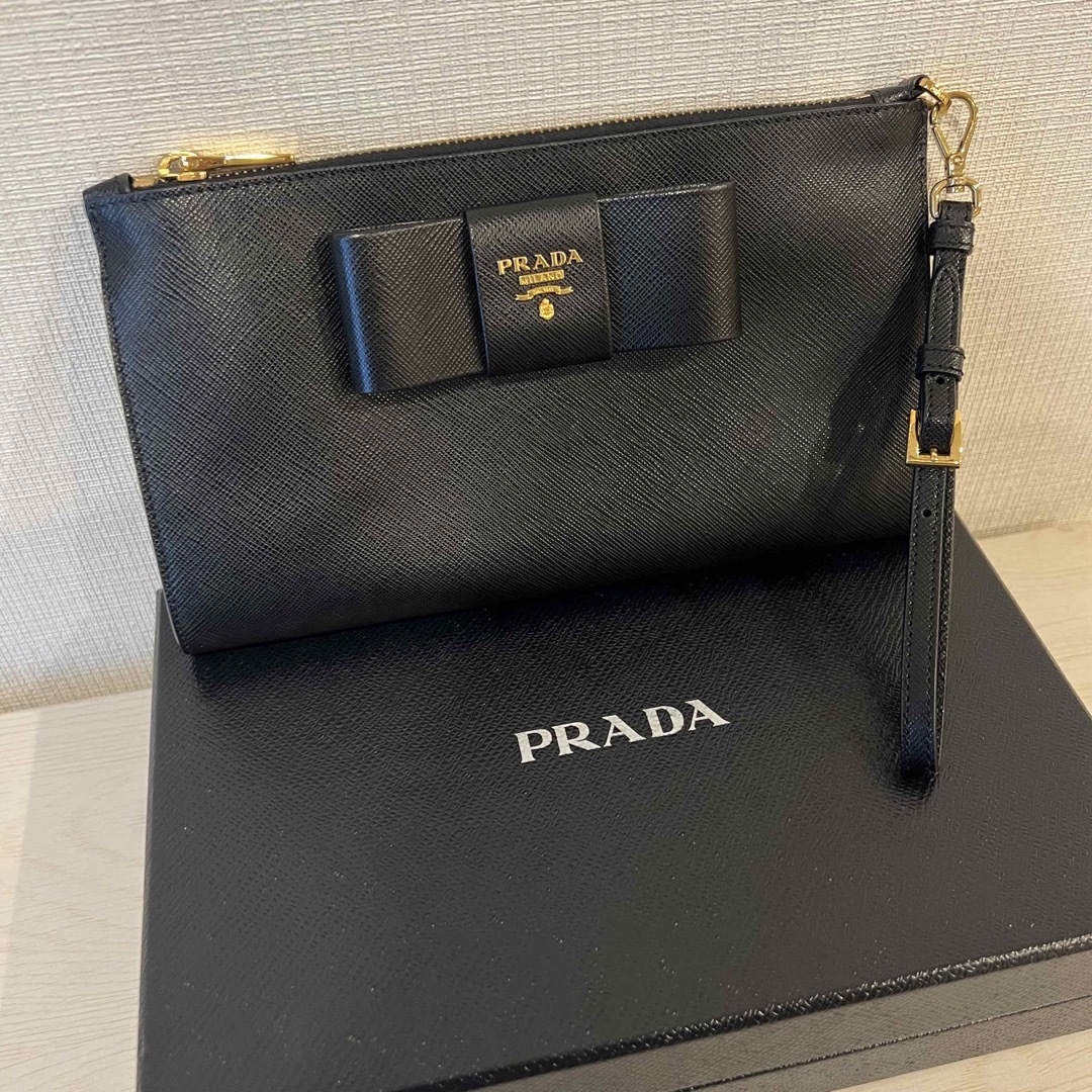 PRADA(プラダ)のPRADA プラダ　リボンクラッチバッグ レディースのバッグ(クラッチバッグ)の商品写真