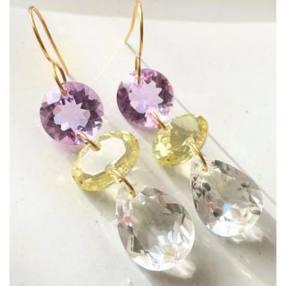 大粒天然石　揺れるピアス(ピアス)