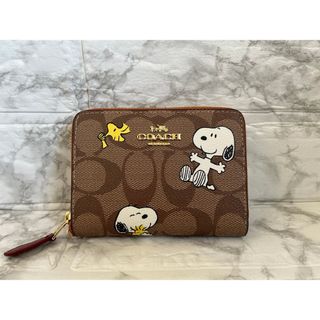 コーチ(COACH)のCOACH二つ折り財布　SNOOPY＆PEANUTSコラボ　ベージュ×ブラウン(財布)